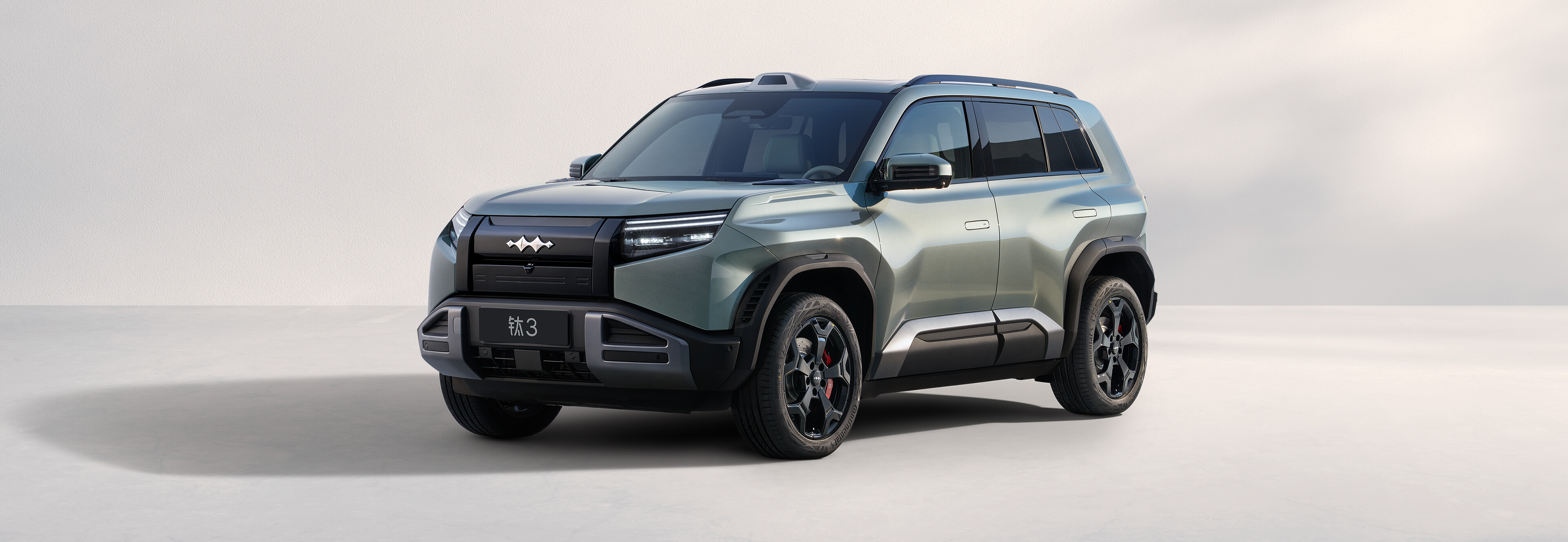 Green Fangchengbao Tai 3 electric SUV, front three-quarter view